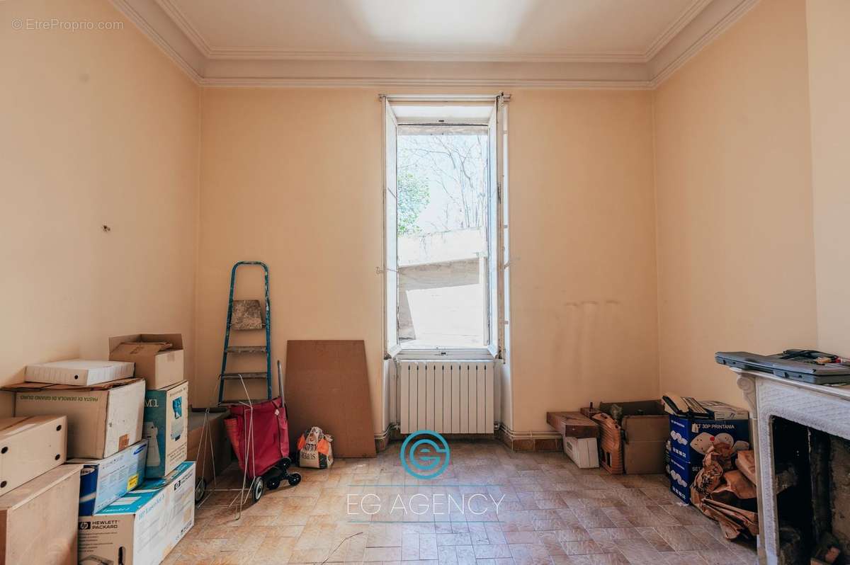 Appartement à MARSEILLE-1E