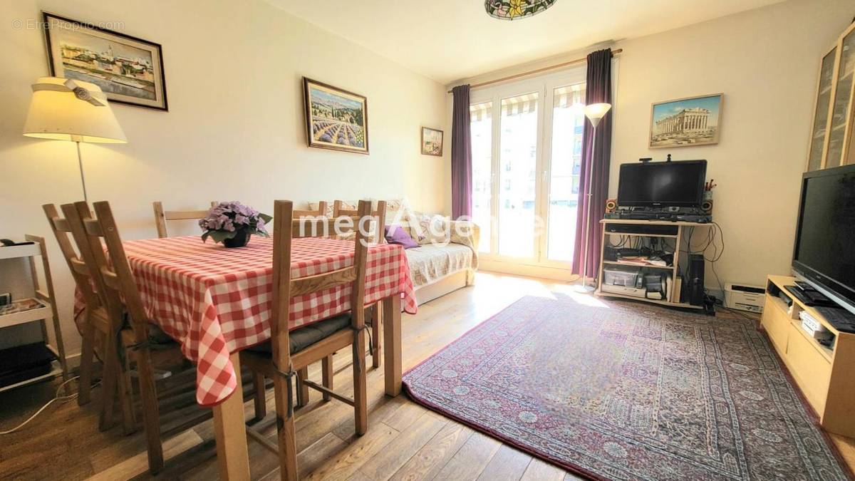 Appartement à PARIS-19E