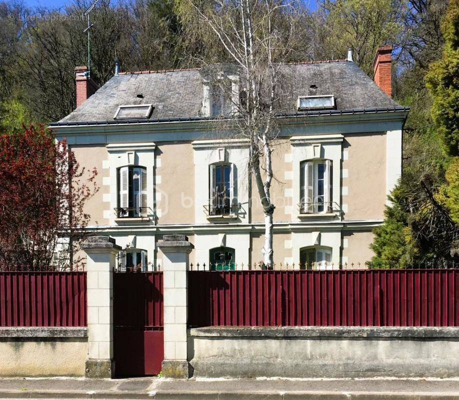 Maison à SAINT-ETIENNE-DE-CHIGNY