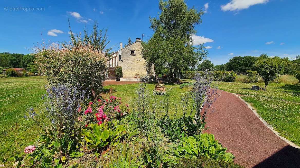 Maison à NONANT-LE-PIN