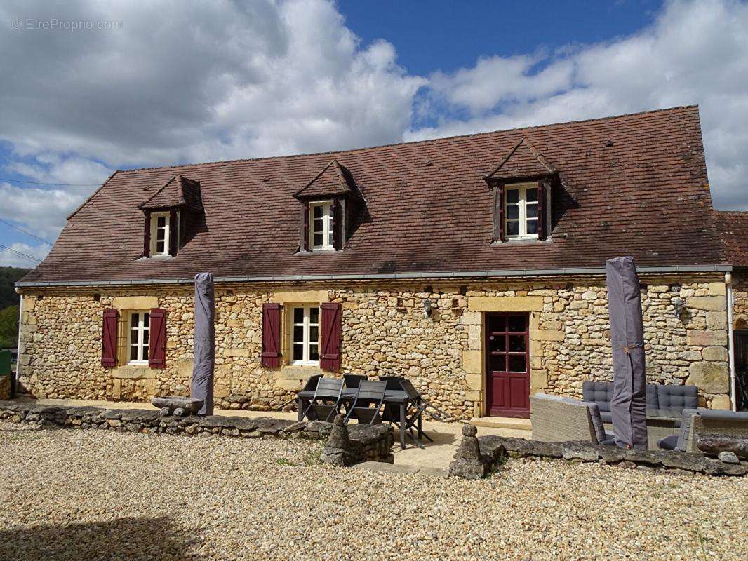 Maison à SAINT-LEON-SUR-VEZERE