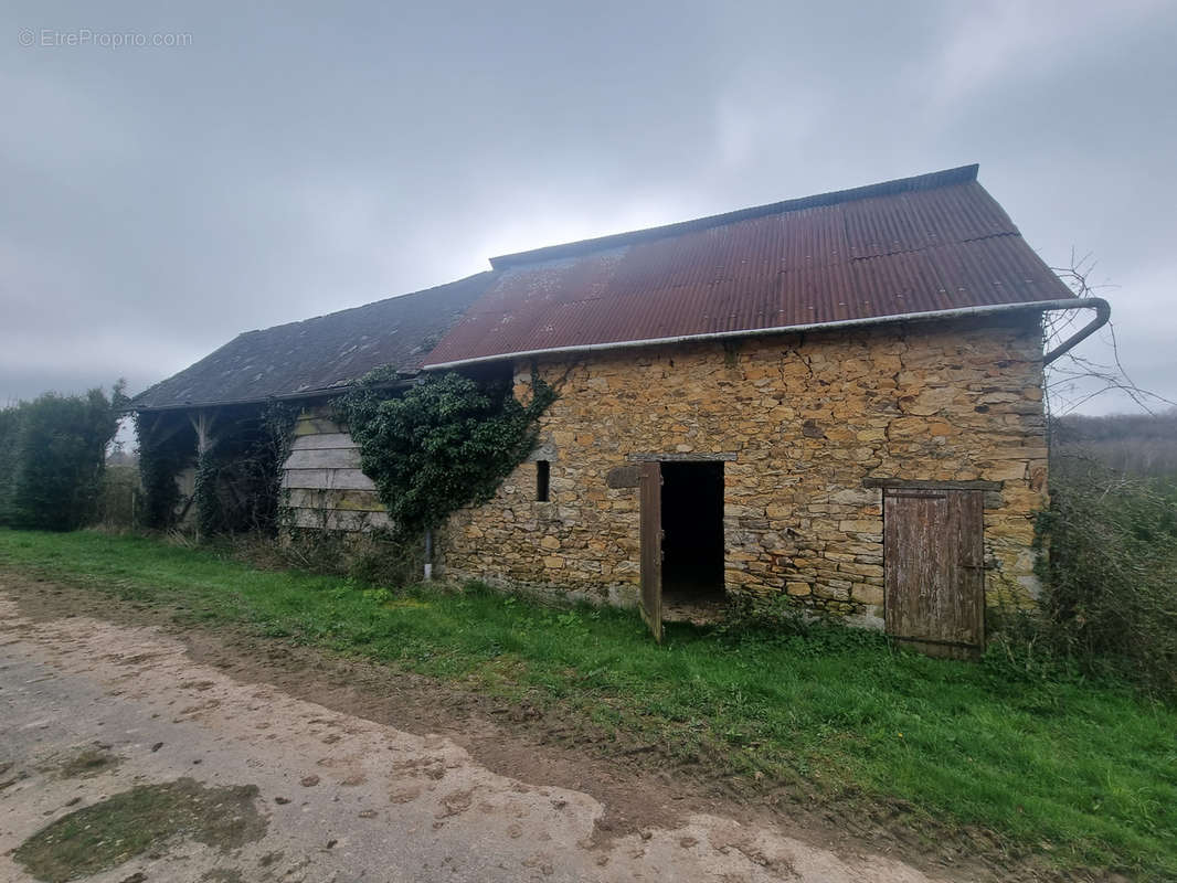 Maison à SAINT-OUEN-DE-MIMBRE