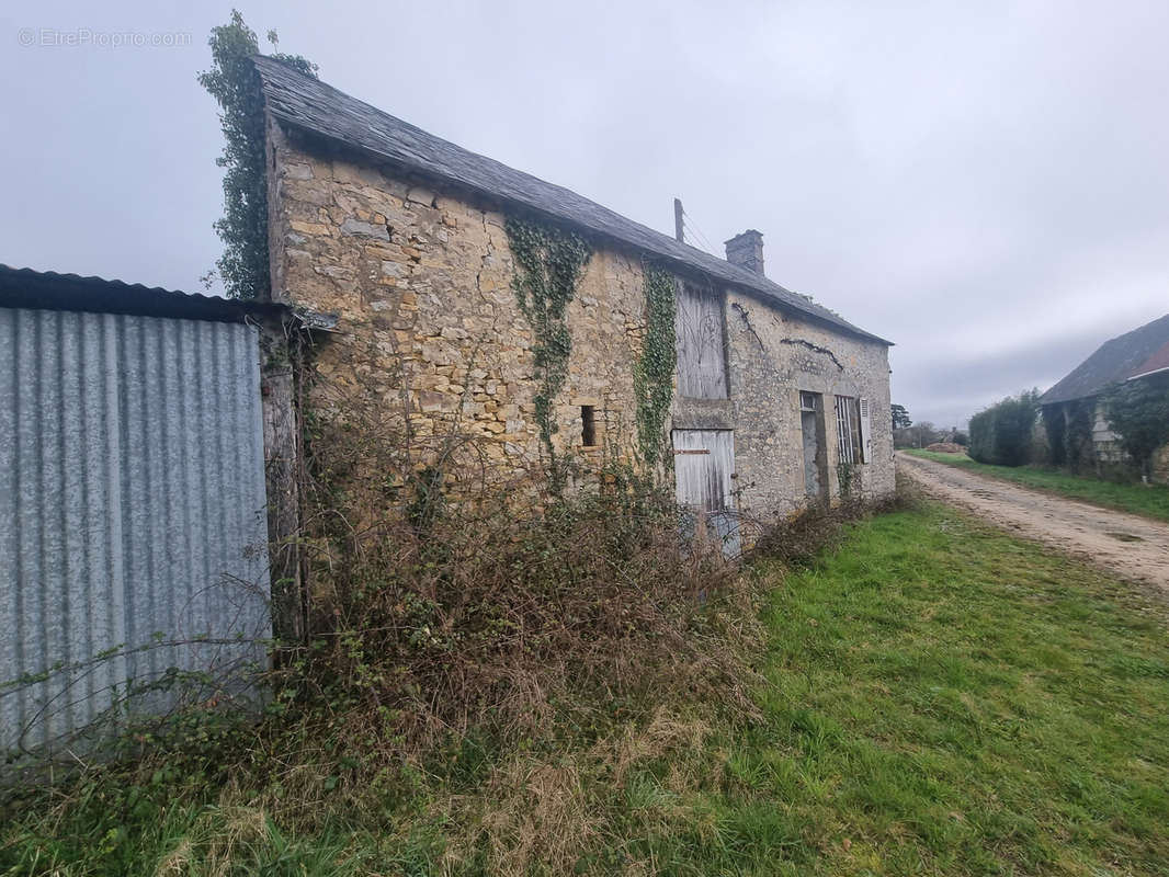 Maison à SAINT-OUEN-DE-MIMBRE