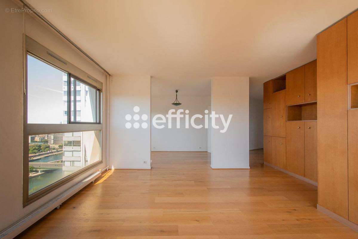 Appartement à PARIS-15E