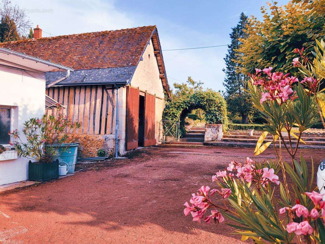 Maison à NEUILLE-PONT-PIERRE