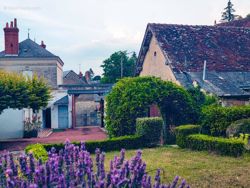 Maison à NEUILLE-PONT-PIERRE