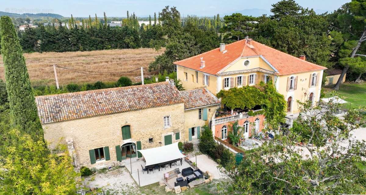 Maison à L&#039;ISLE-SUR-LA-SORGUE