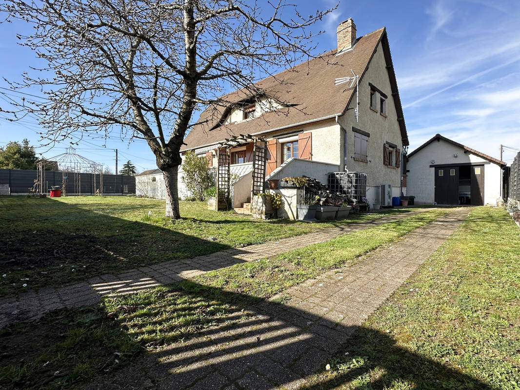 Maison à COURCELLES-SUR-SEINE