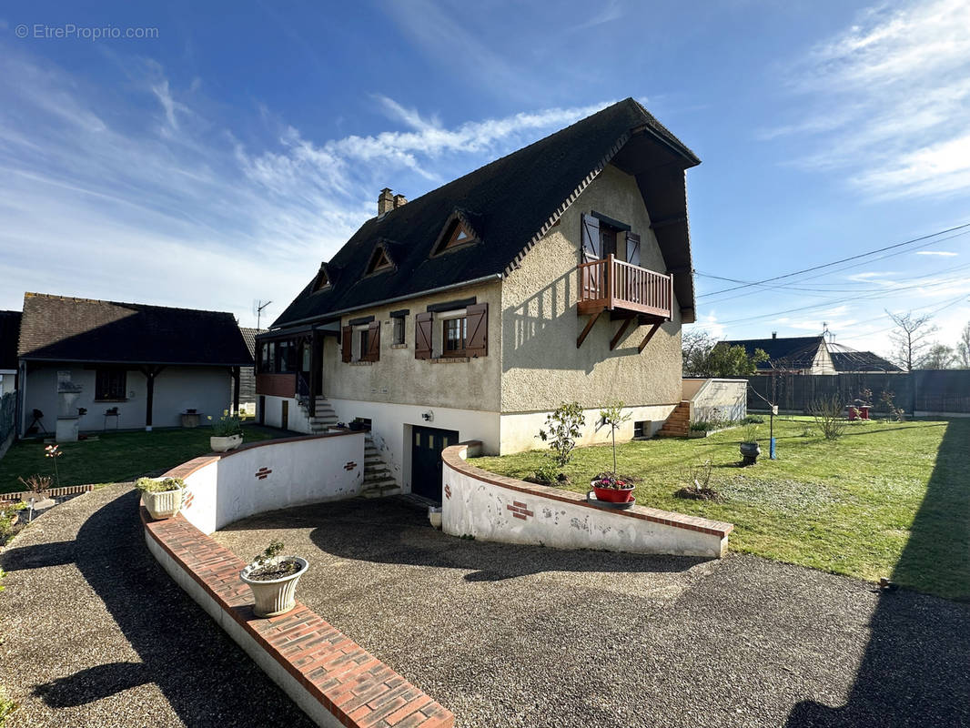 Maison à COURCELLES-SUR-SEINE