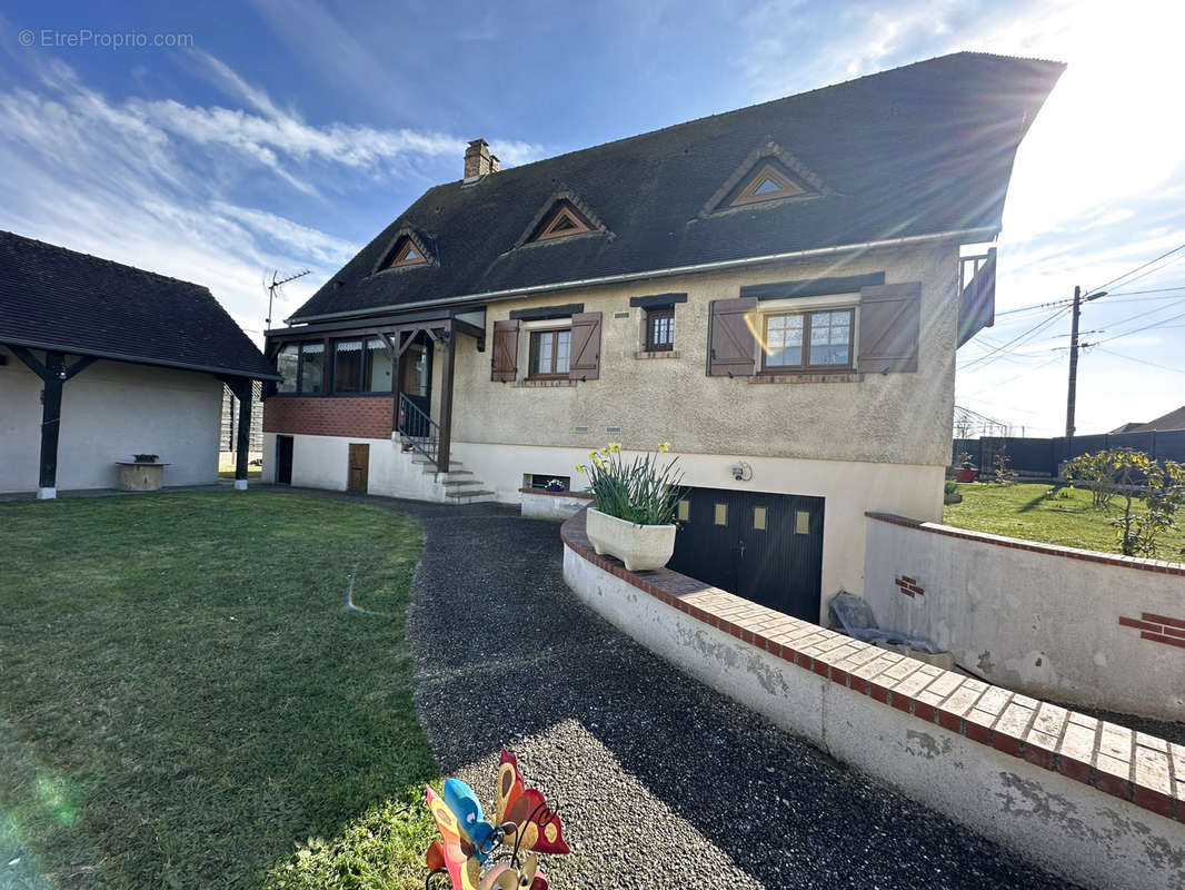 Maison à COURCELLES-SUR-SEINE