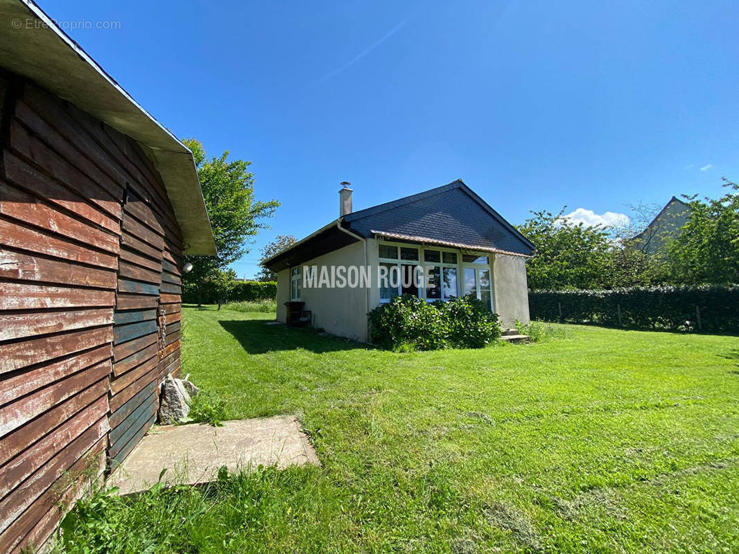 Maison à SAINT-JACUT-DE-LA-MER