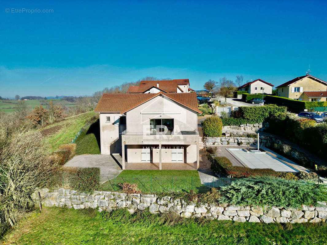 Maison à MONTFERRAT