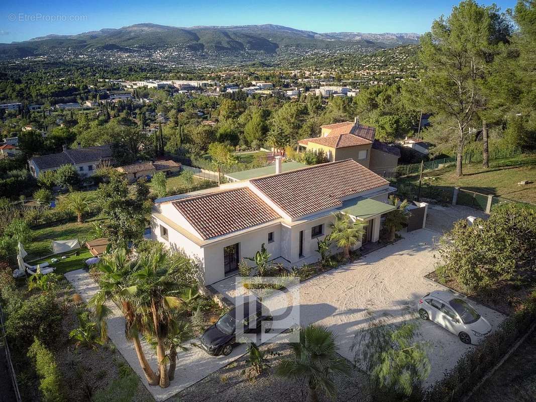 Maison à MOUGINS