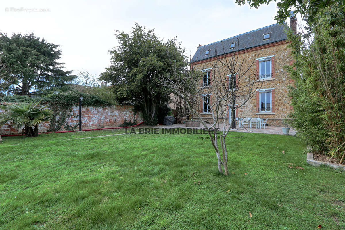 Maison à VILLECRESNES