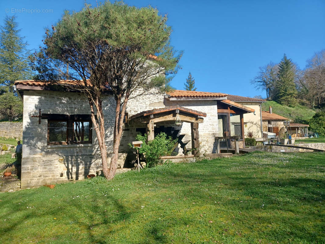 Maison à CHASSENEUIL-SUR-BONNIEURE