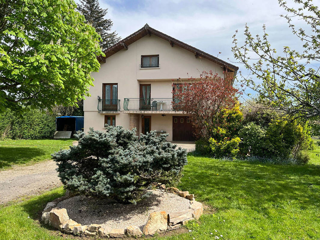 Maison à VARENNES-SAINT-SAUVEUR