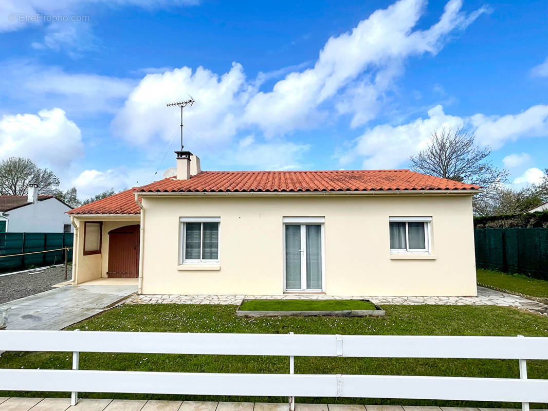 Maison à SAINT-HILAIRE-LA-FORET