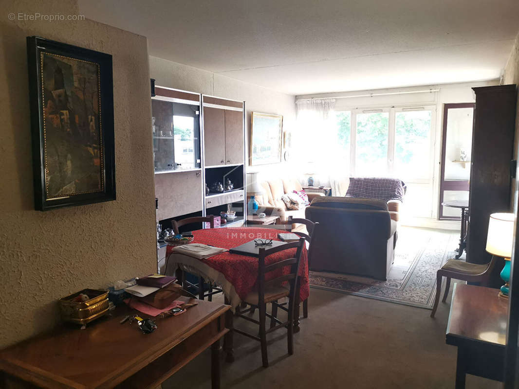 Appartement à MONTIGNY-LE-BRETONNEUX