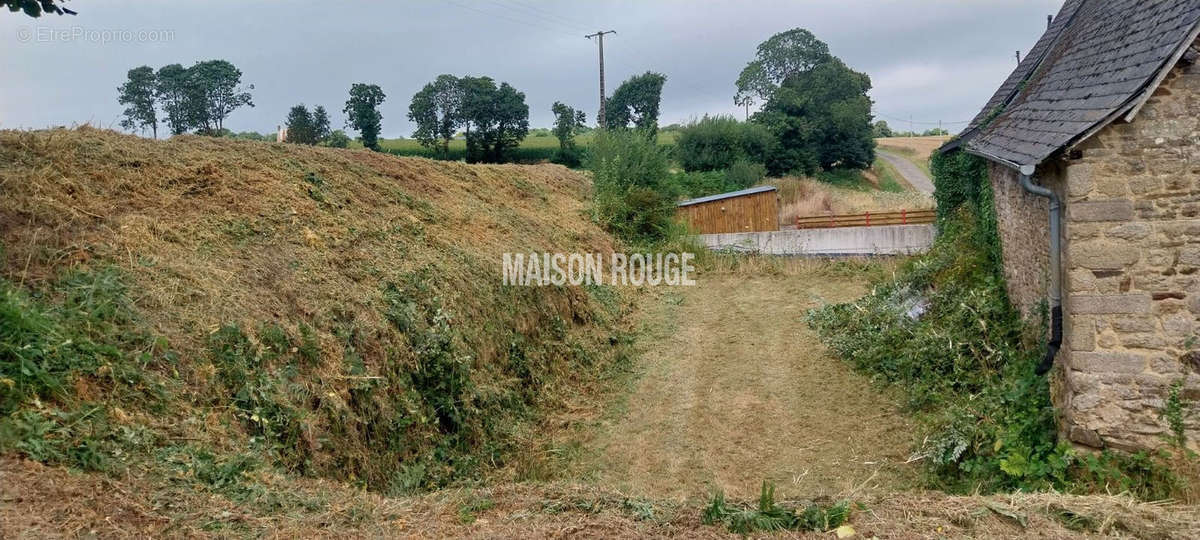 Maison à BAZOUGES-LA-PEROUSE