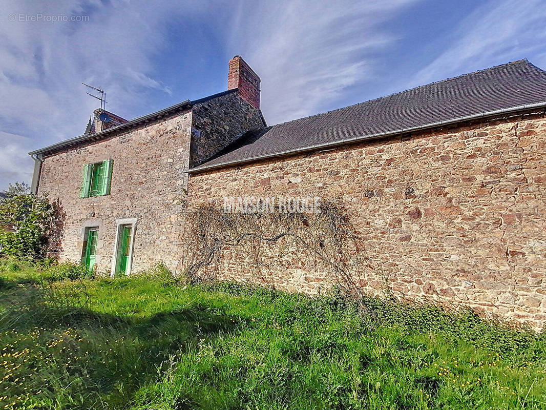 Maison à COMBOURG