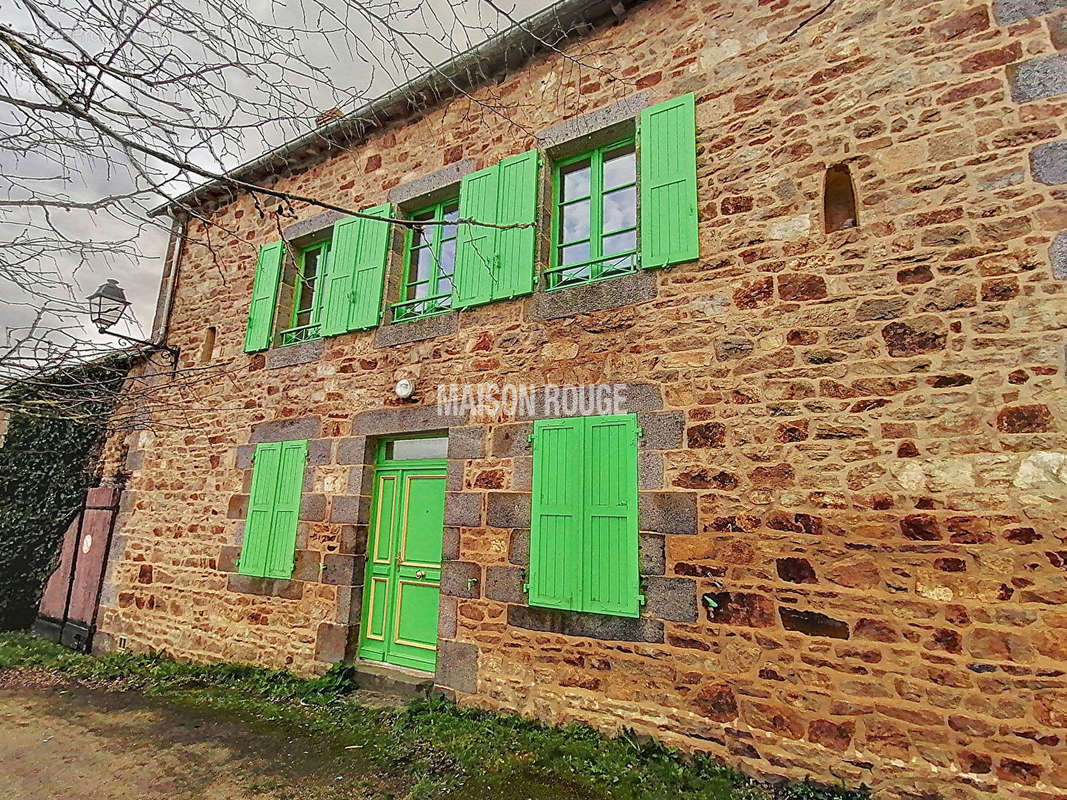 Maison à COMBOURG