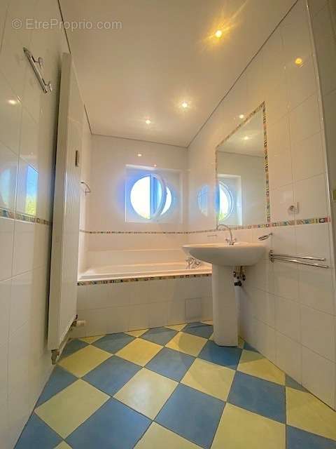 salle de bain  - Appartement à STRASBOURG