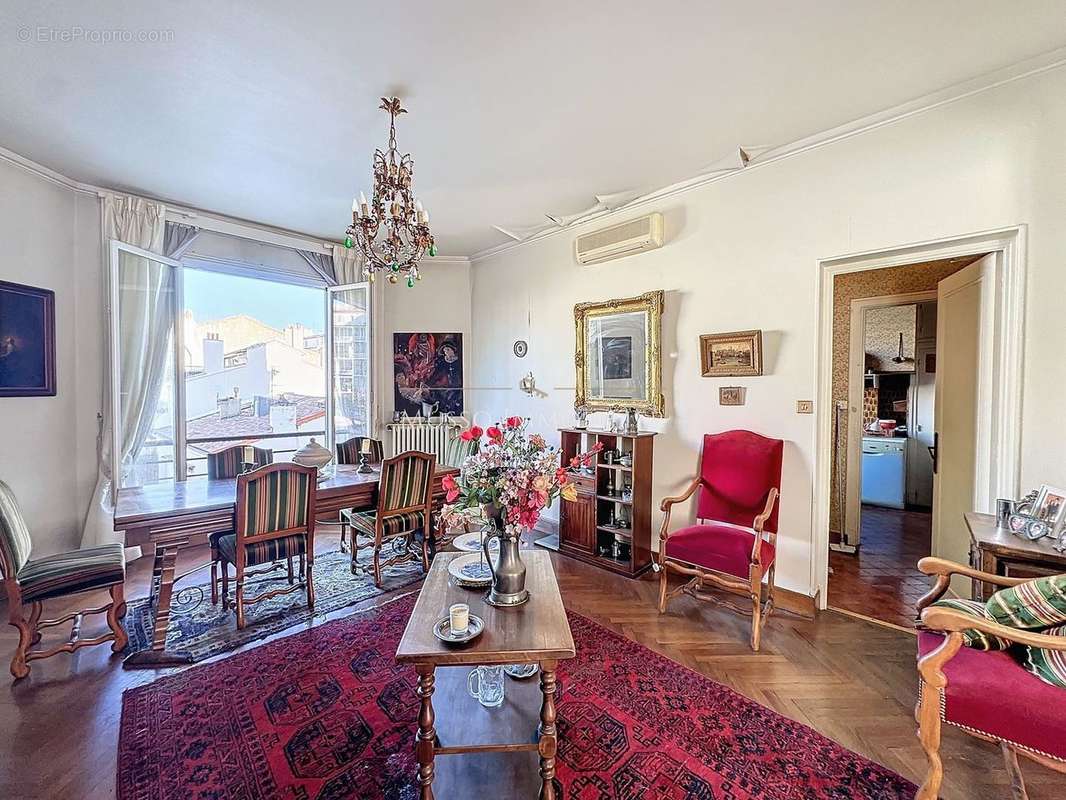 Appartement à MARSEILLE-8E