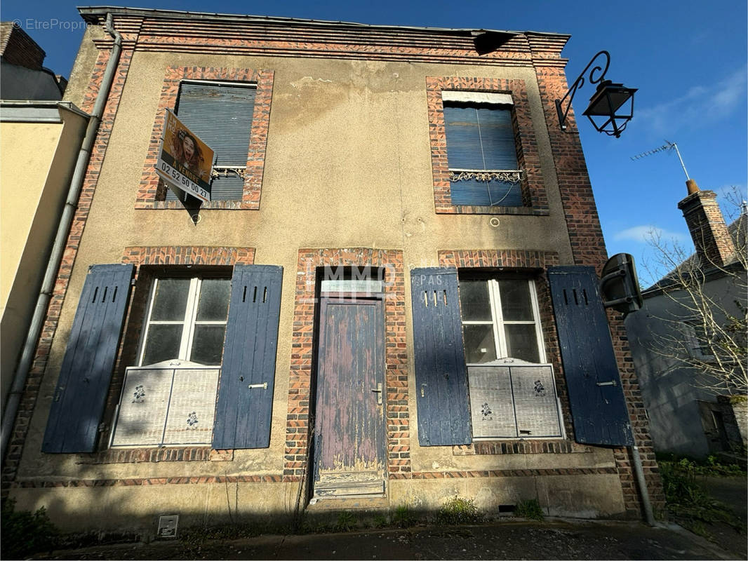 Maison à SAINT-CALAIS