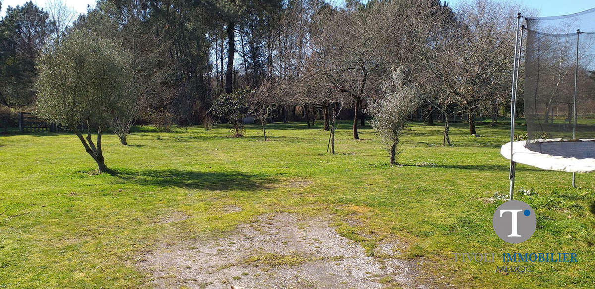 Terrain à SAINT-VIVIEN-DE-MEDOC