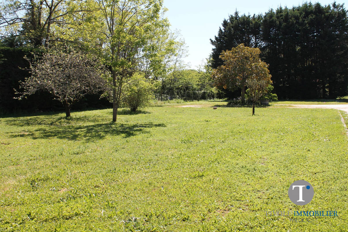 Terrain à SAINT-VIVIEN-DE-MEDOC