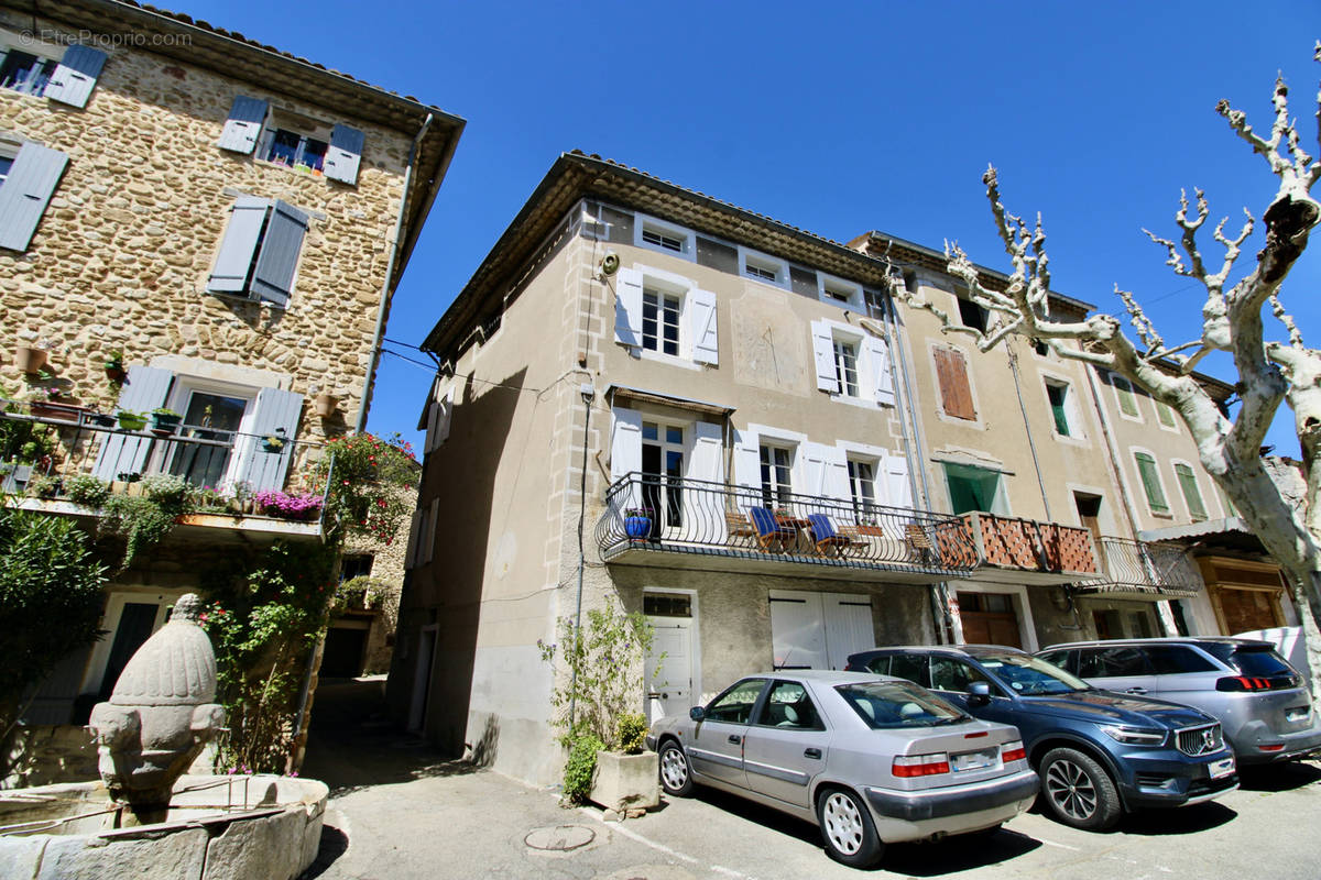 Maison à MIRABEL-AUX-BARONNIES