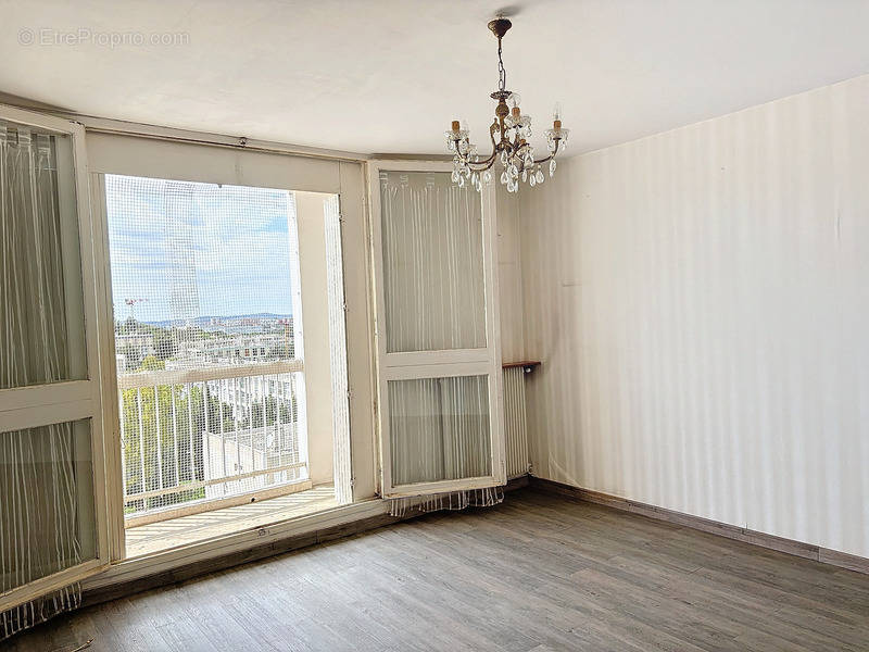 Appartement à MARSEILLE-13E