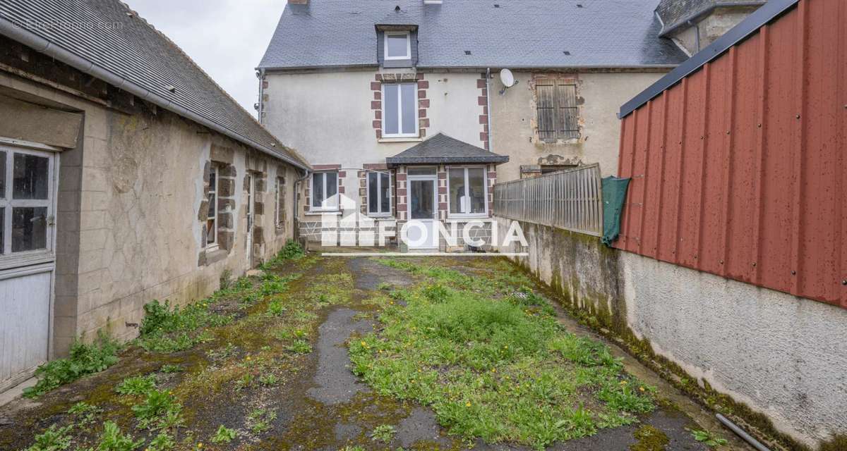 Maison à FRESNAY-SUR-SARTHE