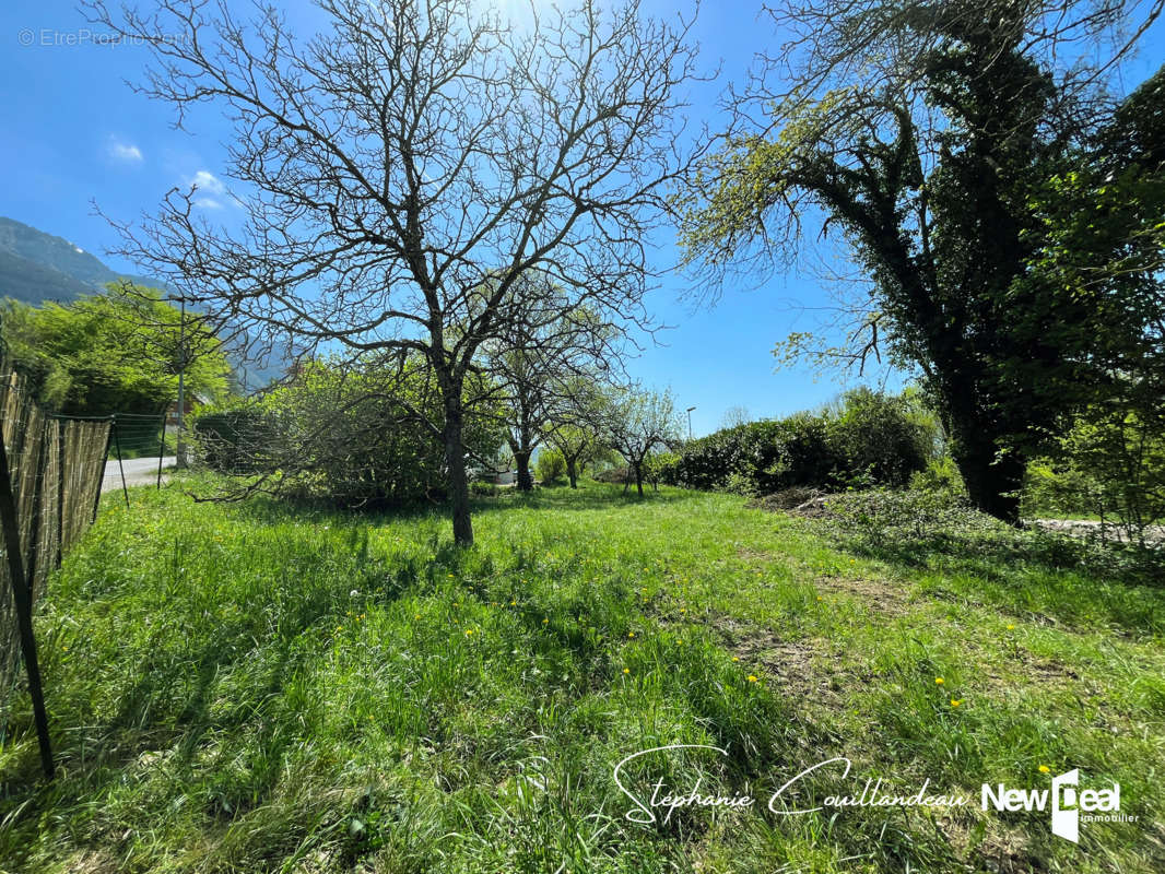 Terrain à DRUMETTAZ-CLARAFOND