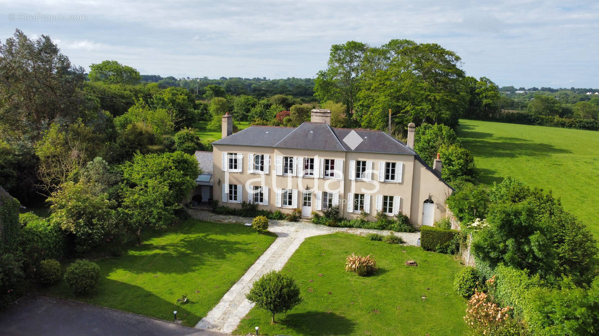 Maison à EQUEURDREVILLE-HAINNEVILLE