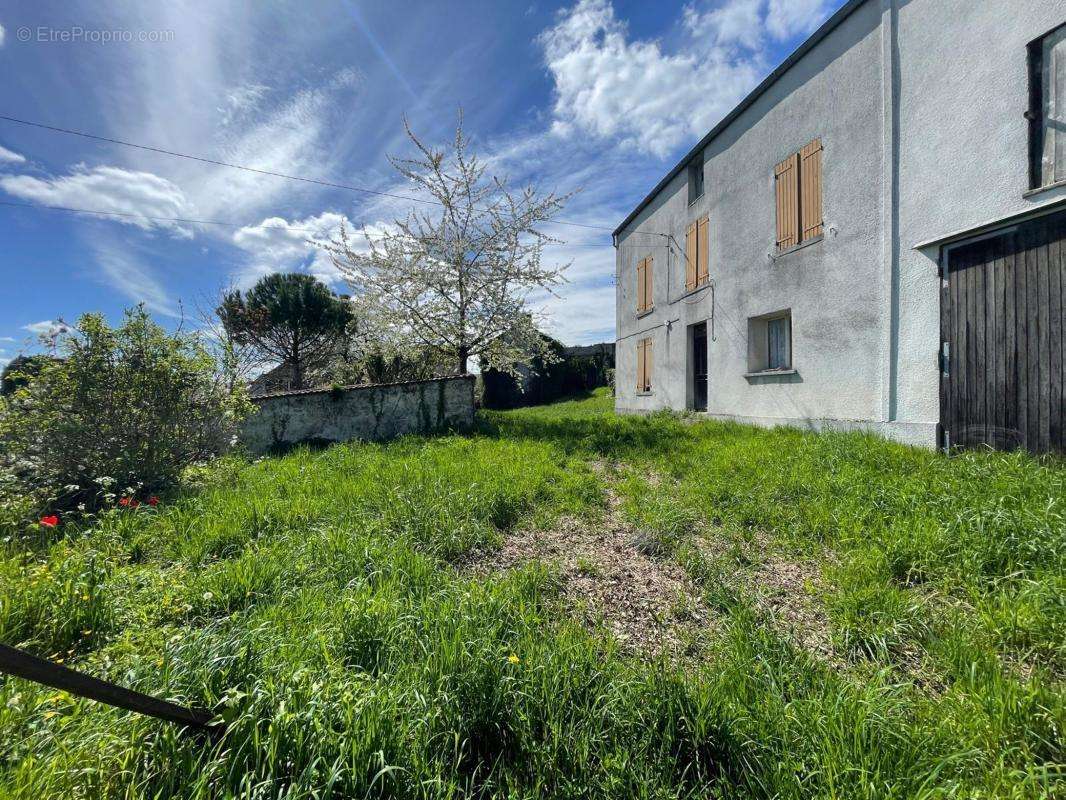 Appartement à JUZIERS