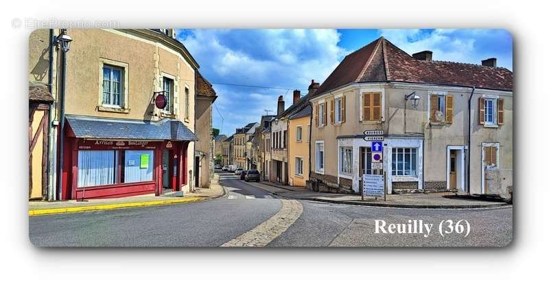 Terrain à REUILLY