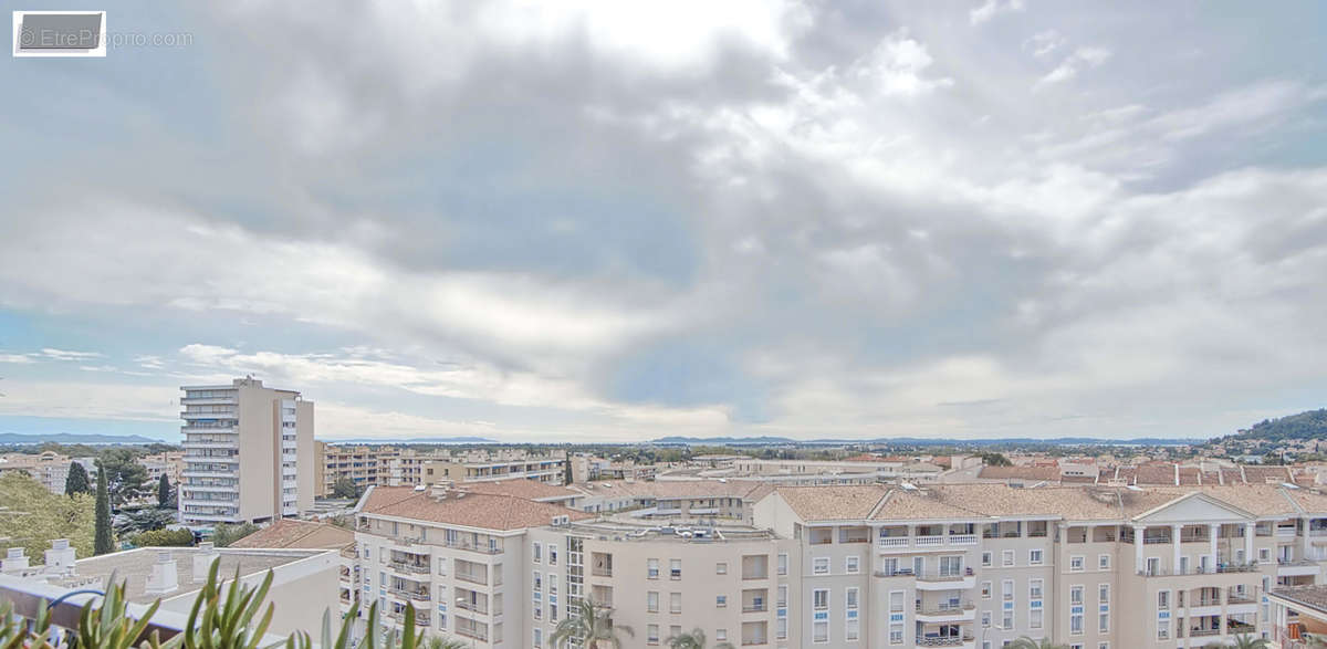 Appartement à HYERES