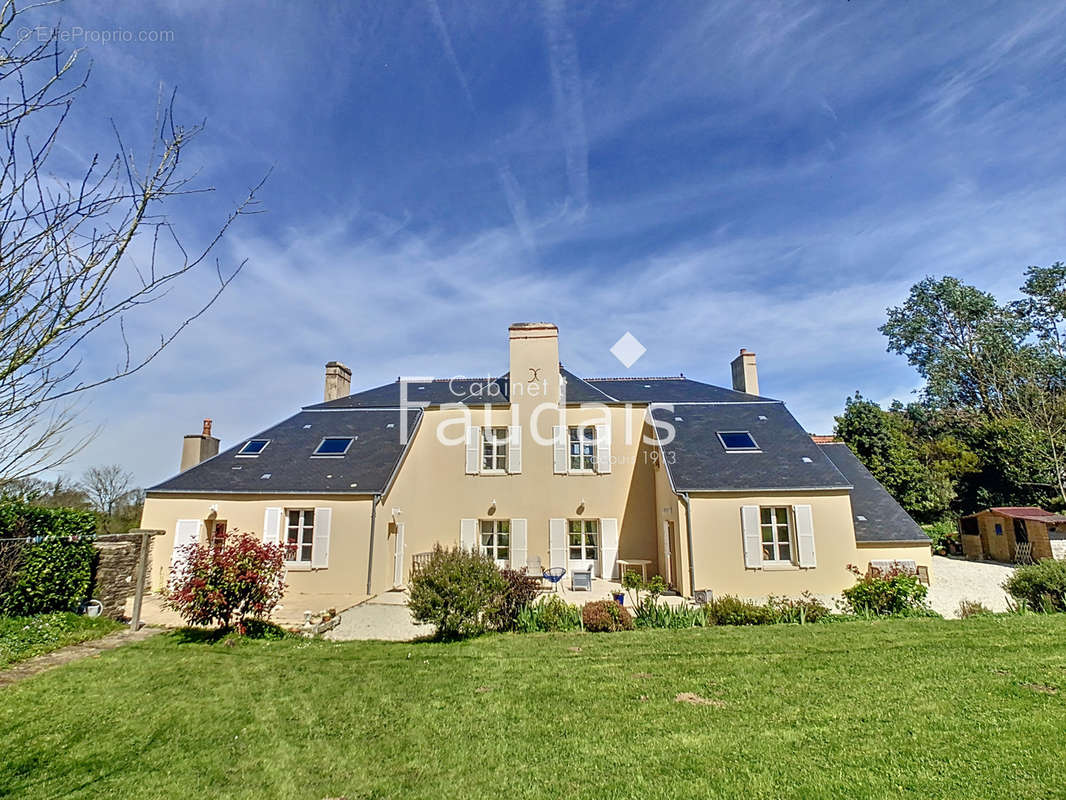 Maison à EQUEURDREVILLE-HAINNEVILLE