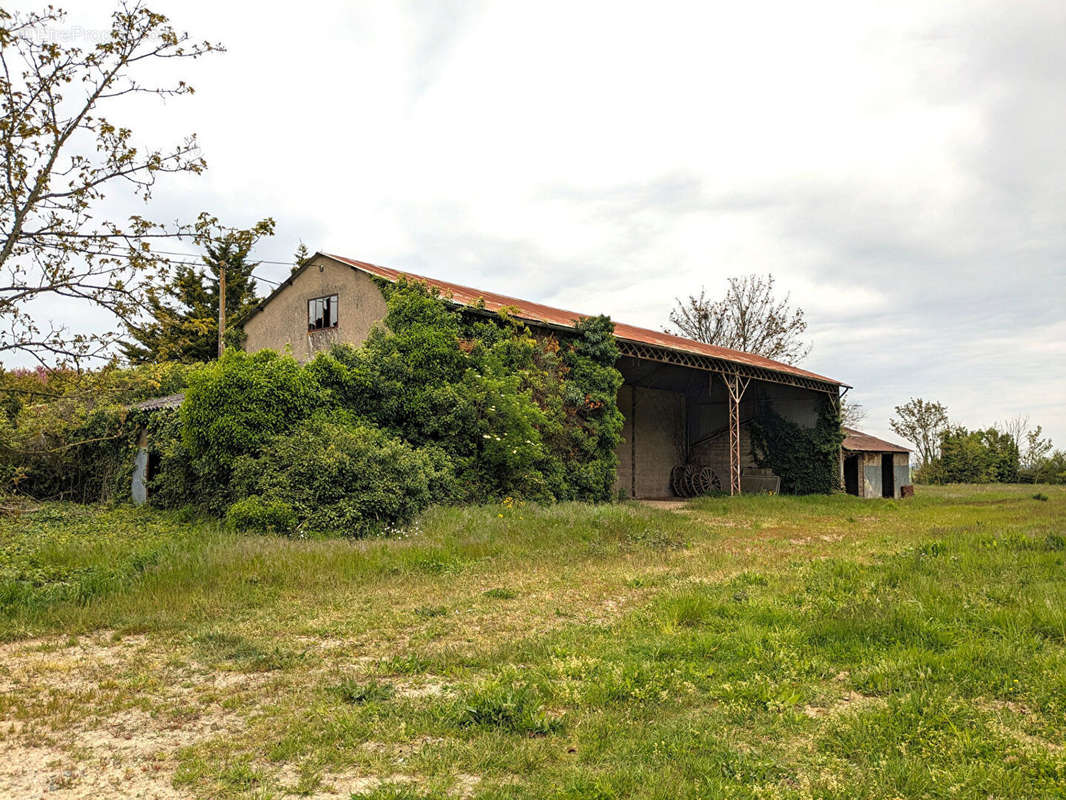 Terrain à AVANTON