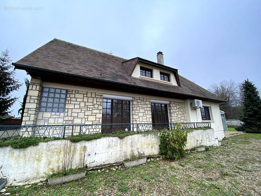 Maison à DAMVILLE