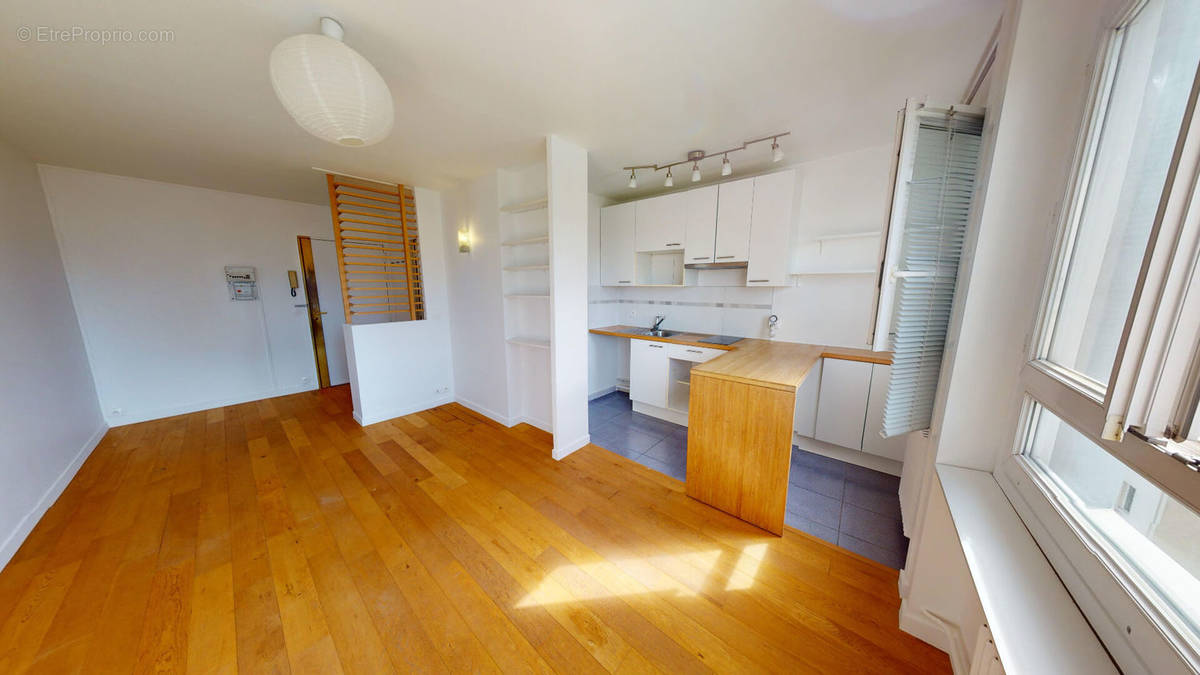 Appartement à PARIS-18E