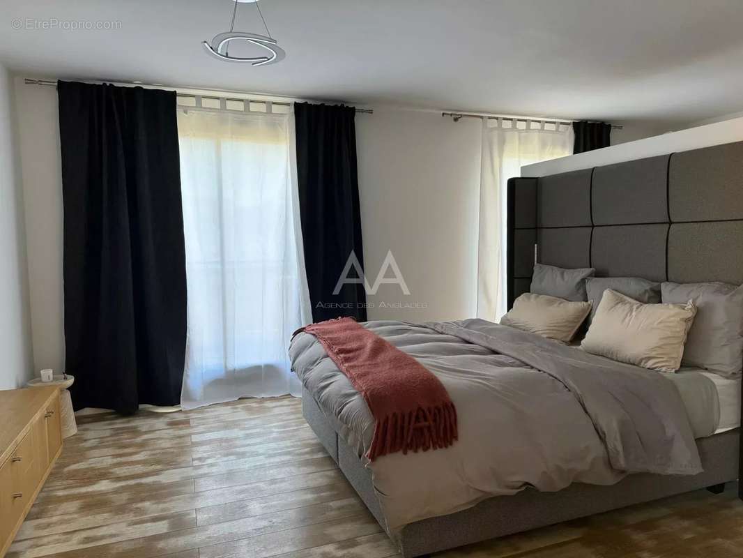 Appartement à VILLENEUVE-LOUBET