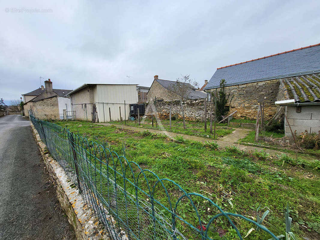 Maison à CHAVAGNES