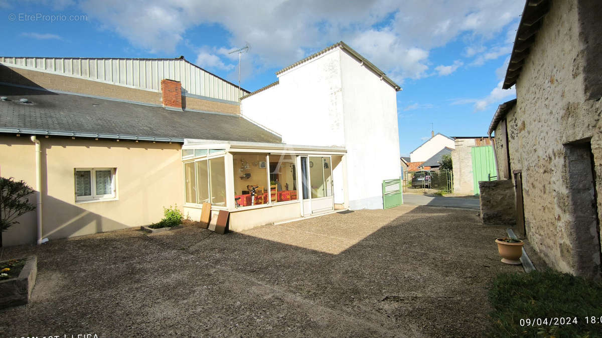 Maison à CHAVAGNES