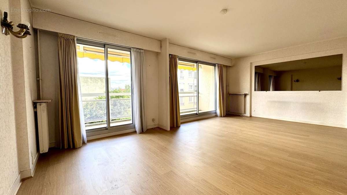 Appartement à LE RAINCY