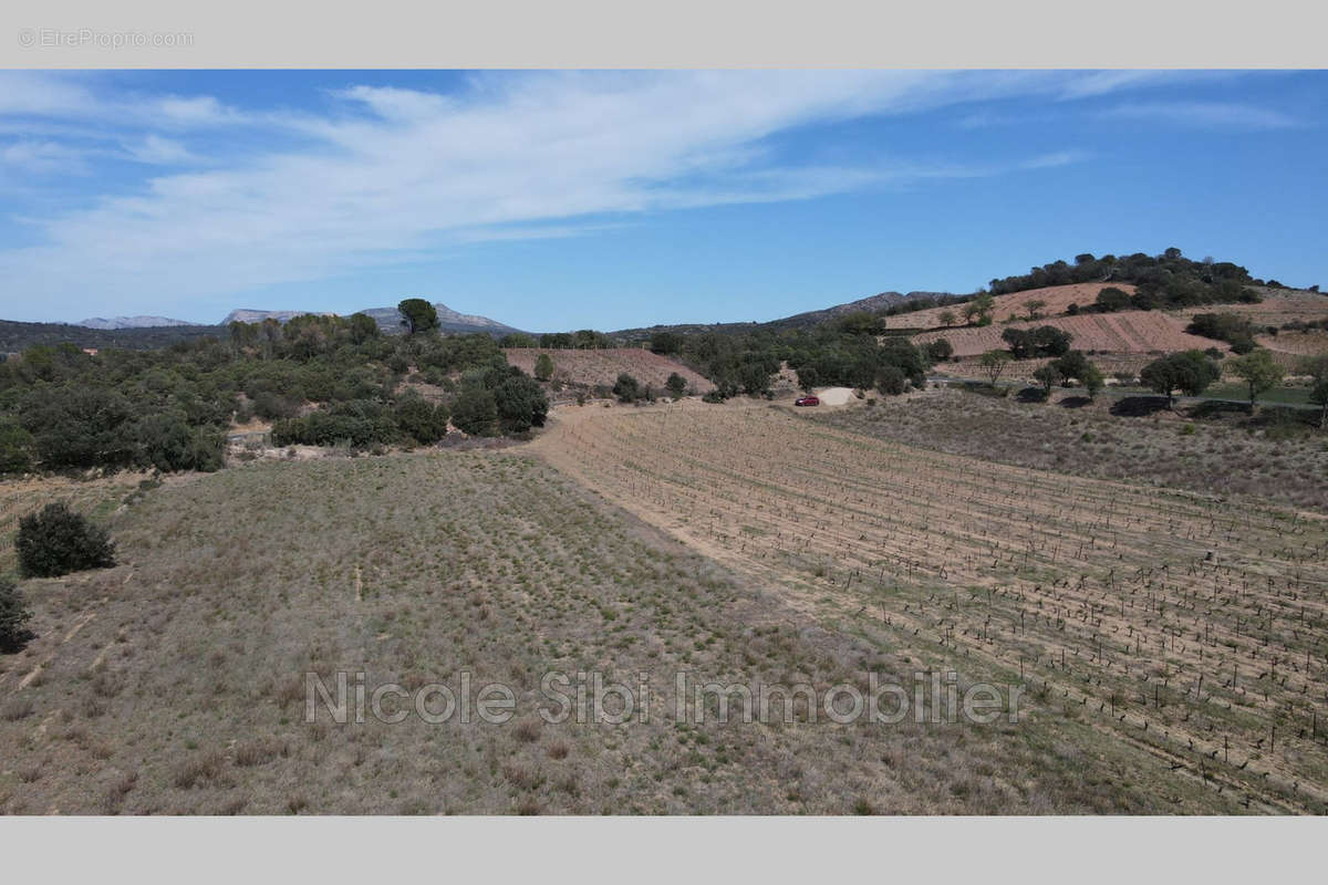 Terrain à ESTAGEL