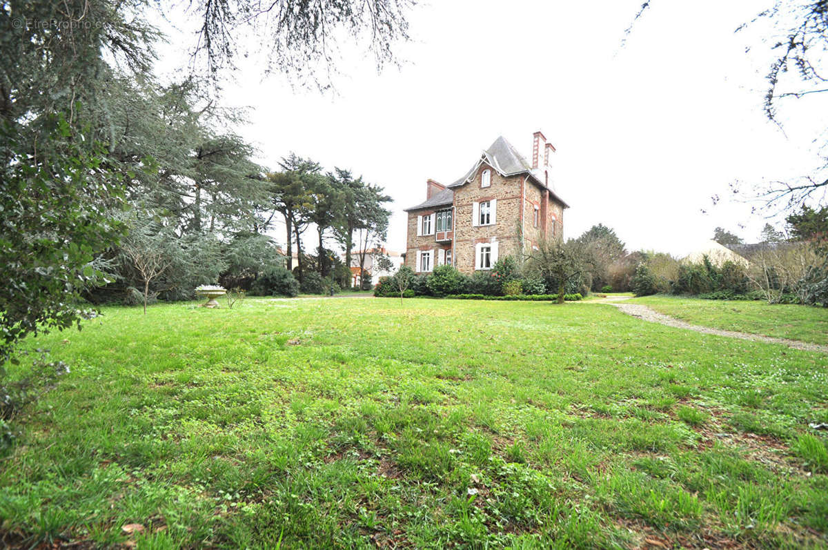 Maison à BOUGUENAIS