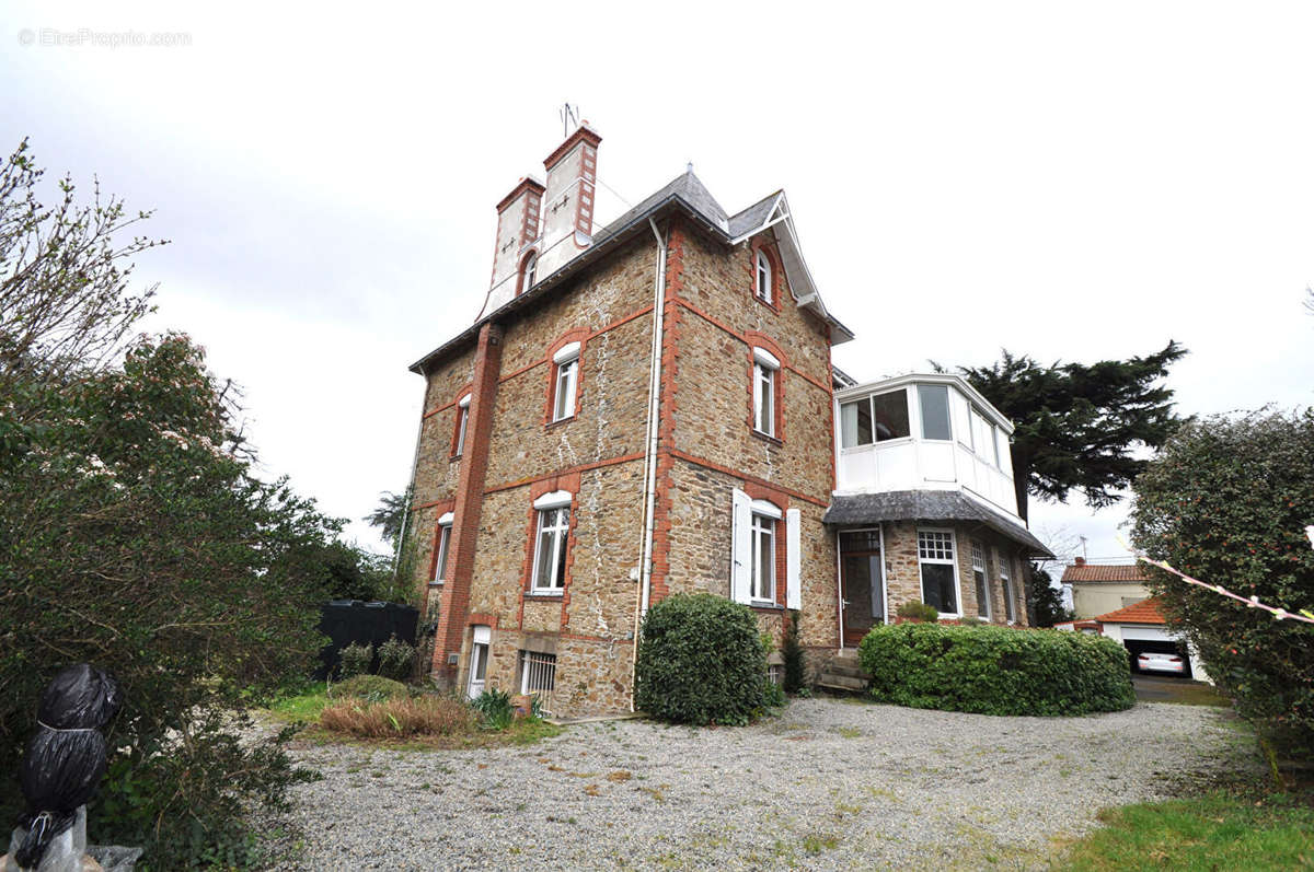 Maison à BOUGUENAIS