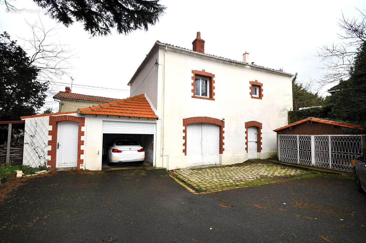 Maison à BOUGUENAIS